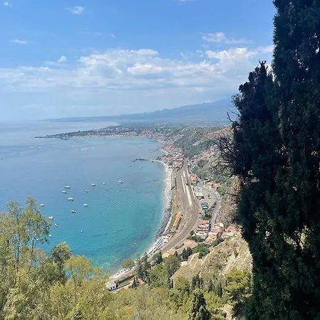 Rosso Taormina Gasthof *