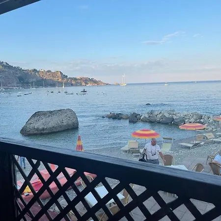 Rosso Taormina Gasthof *